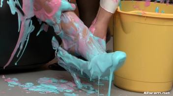 Eurobabe Painting 101 Screencap 36 on www.sinx.com