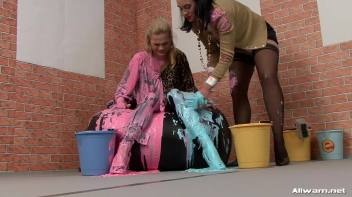 Eurobabe Painting 101 Screencap 38 on www.sinx.com