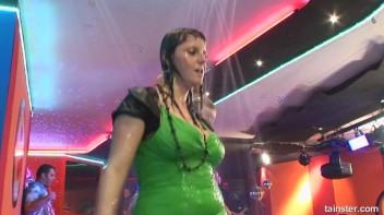 Bikini Beach Balls Part 1 - Cam 4 Screencap 93 on www.sinx.com