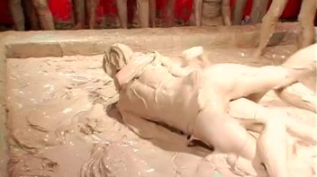 Teeny Bikinis In The Mud Pit Screencap 90 on www.sinx.com