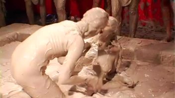 Teeny Bikinis In The Mud Pit Screencap 91 on www.sinx.com