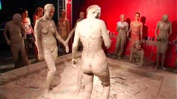 Teeny Bikinis In The Mud Pit Screencap 115 on www.sinx.com