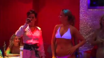 Teeny Bikinis In The Mud Pit Screencap 3 on www.sinx.com