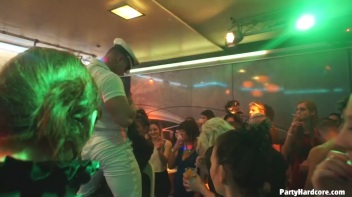 Party Hardcore Gone Crazy Vol. 32 Part 5 - Cam 3 Screencap 40 on www.sinx.com