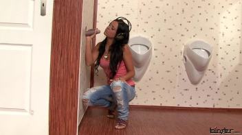 The Music of Facials Screencap 13 on www.sinx.com