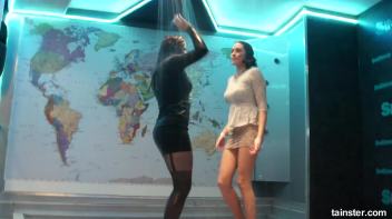 Sweet amateur honeys go wet Screencap 18 on www.sinx.com