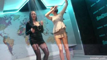 Sweet amateur honeys go wet Screencap 19 on www.sinx.com