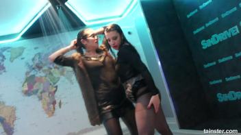 Sweet amateur honeys go wet Screencap 42 on www.sinx.com
