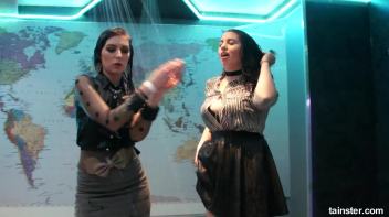 Sweet amateur honeys go wet Screencap 58 on www.sinx.com
