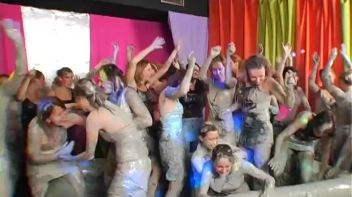 Mudslinging Eurobabes Screencap 100 on www.sinx.com