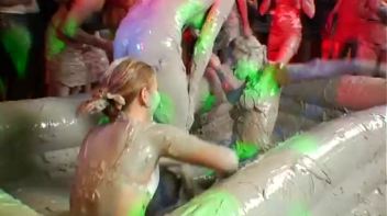 Mudslinging Eurobabes Screencap 50 on www.sinx.com